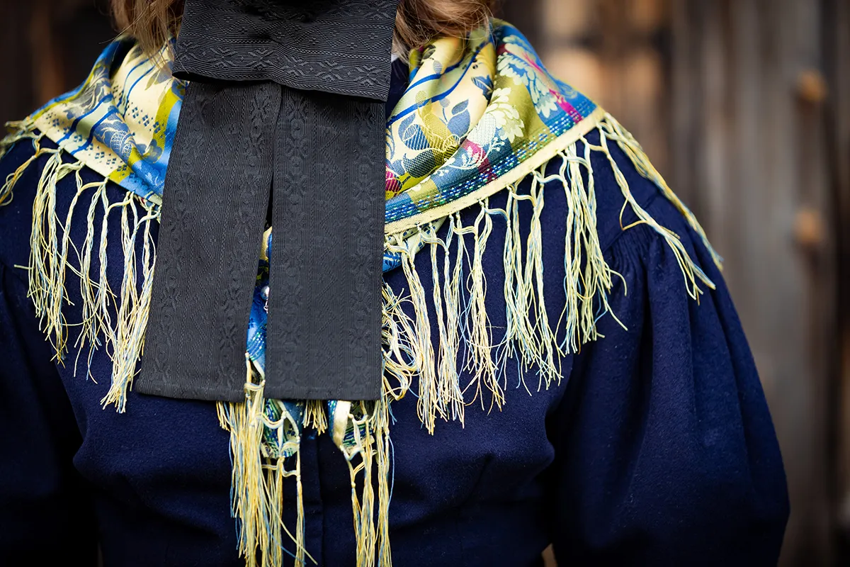 Haltdalsbunad tørkle