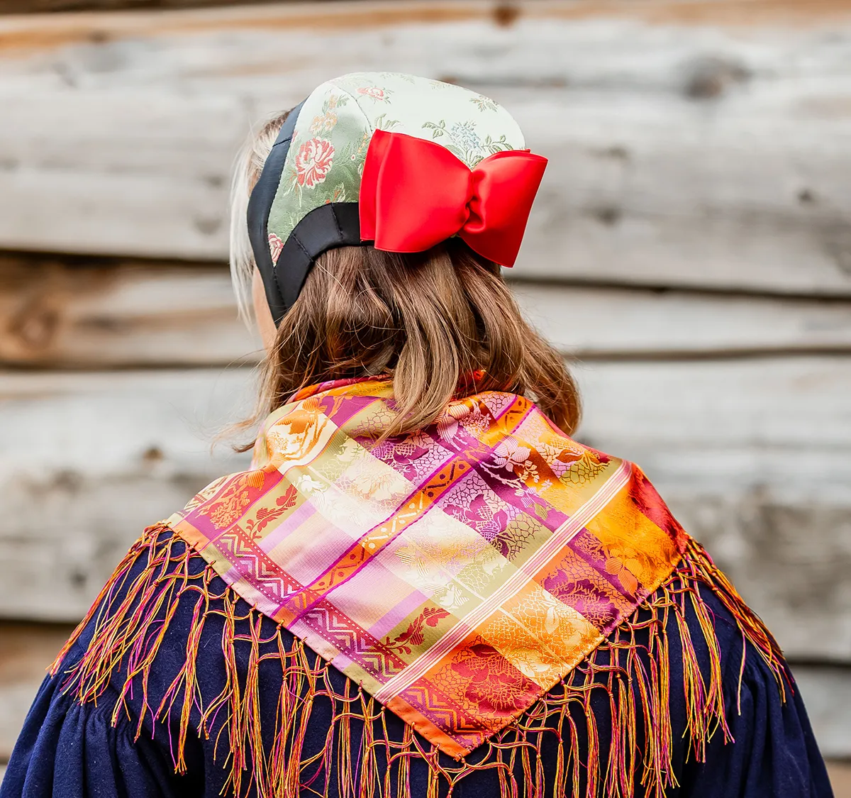 Hodeplagg og tørkle for Haltdalsbunad jente