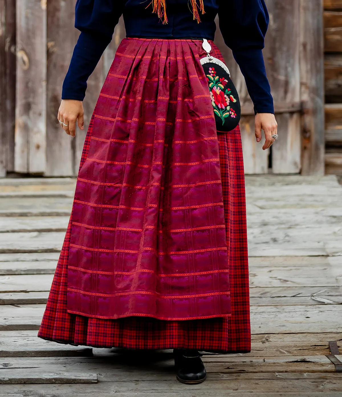 Haltdalsbunad jente stakk og forkle Stakk og forkle for Haltdalsbunad jente